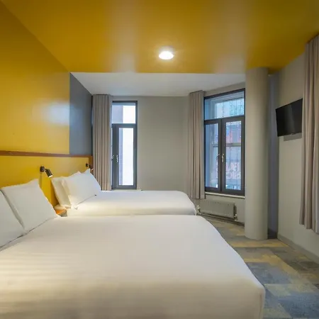 فيتزيمونس تيمبل بار 3* دبلن