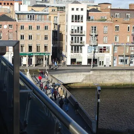 فيتزيمونس تيمبل بار 3* دبلن